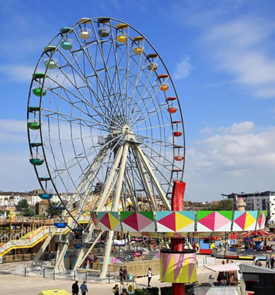 tripod-play-amusement-550x589